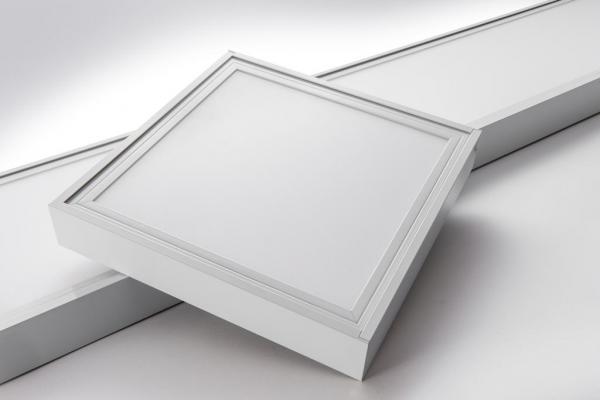 LED PANEL 48W UGR19 Deckenleuchte 5.000K CRI90 120x30cm
