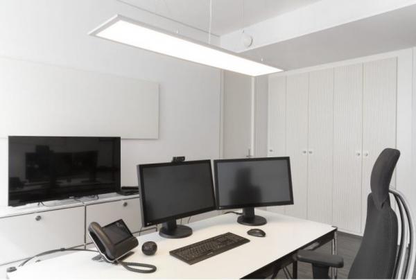TRUE-LIGHT LED CCT DIM 40W UGR19 Pendelleuchte 2.7-5.5K CRI98 120x30cm 4.000lm